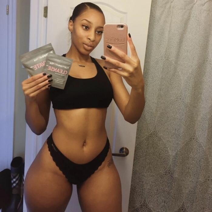 DeDee, 31