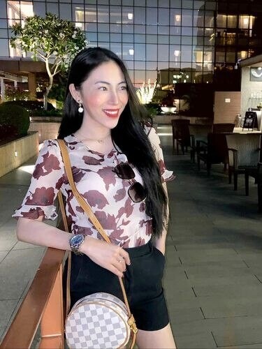 Angella, 28